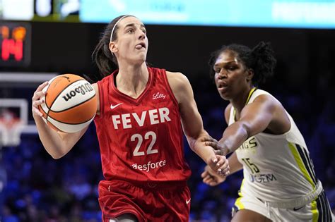 Caitlin Clark breaks WNBA rookie assists record as Fever beat .